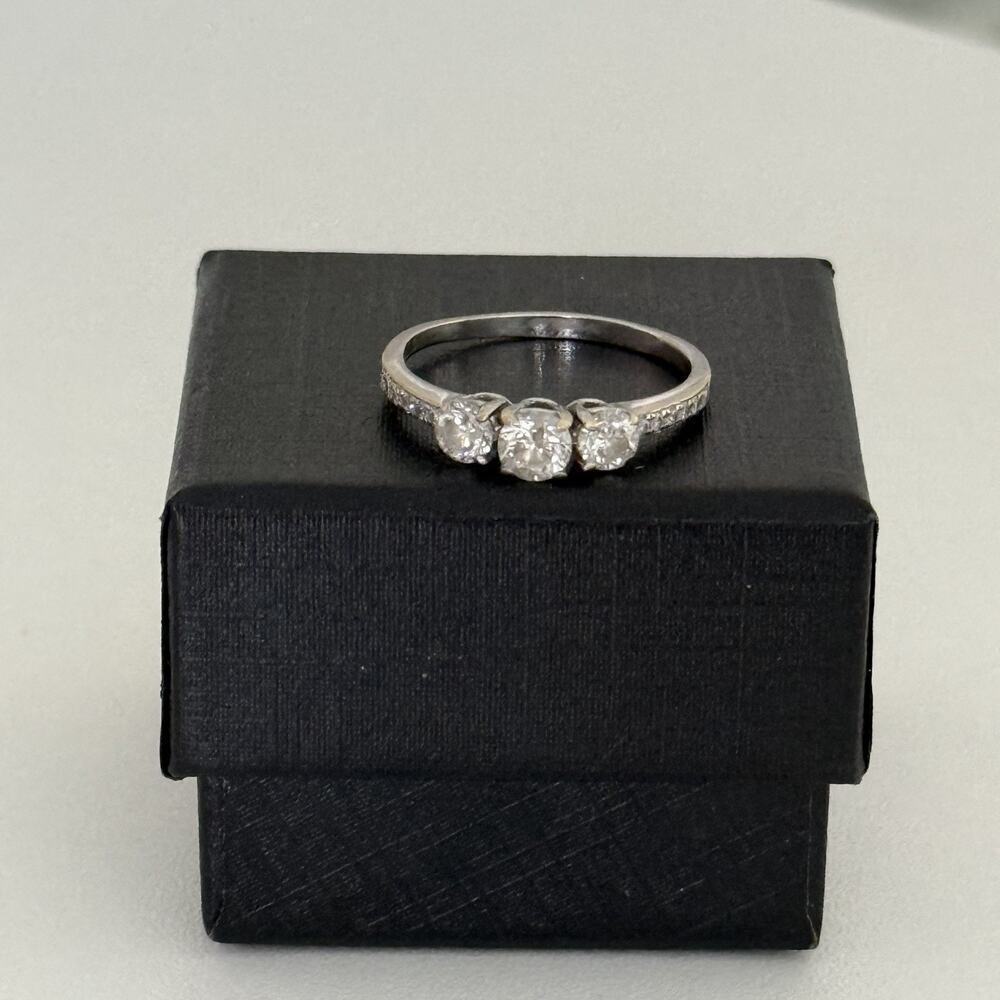 LSC 18K White Gold Genuine Diamond 3 Stone W/ Accents Engagement Band Ring Sz 8 - Picture 11 of 16